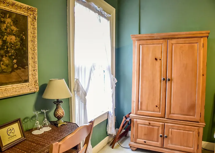 Looking Glass Inn Indianapolis