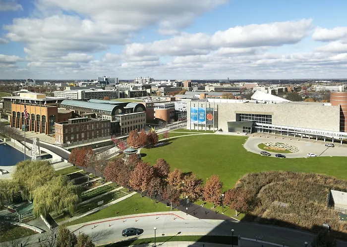 Courtyard Indianapolis Downtown Hotel